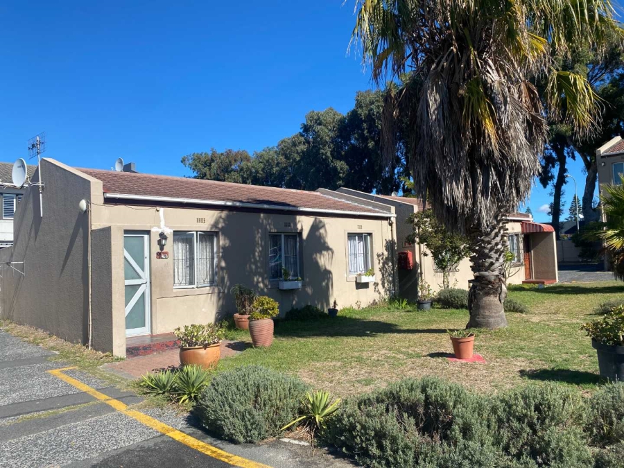 3 Bedroom Property for Sale in Wetton Western Cape
